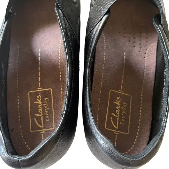 Clark’s everyday black stretch across strap black size 9 Wide GUC - Picture 5 of 12